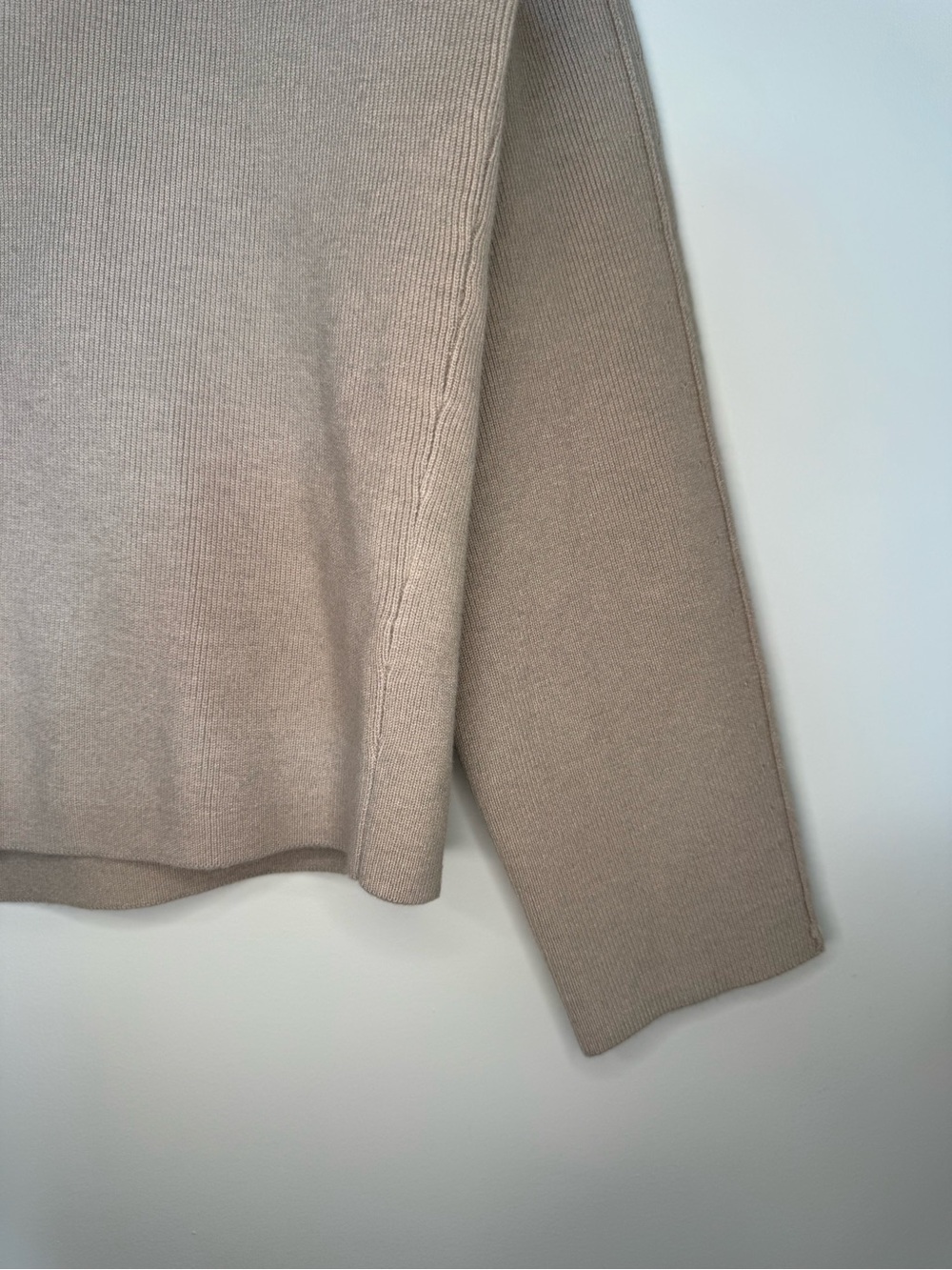 RAILS Hollyn V-Neck Sweater in Heather Oatmeal S - Picture 4 of 10